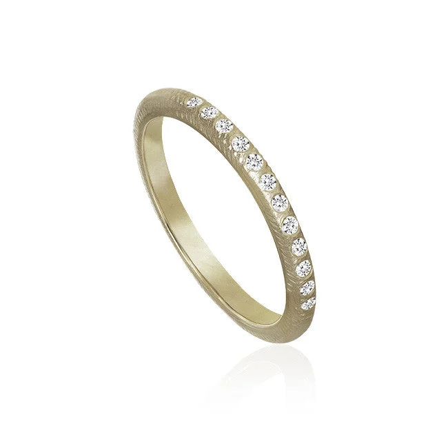 Elegant Jewelry Styles At Budget-Friendly Prices Curve 18K Whitegold Ring w. 12 Diamonds Elegant Jewelry Styles At Budget-Friendly Prices Curve 18K Whitegold Ring w. 12 Diamonds