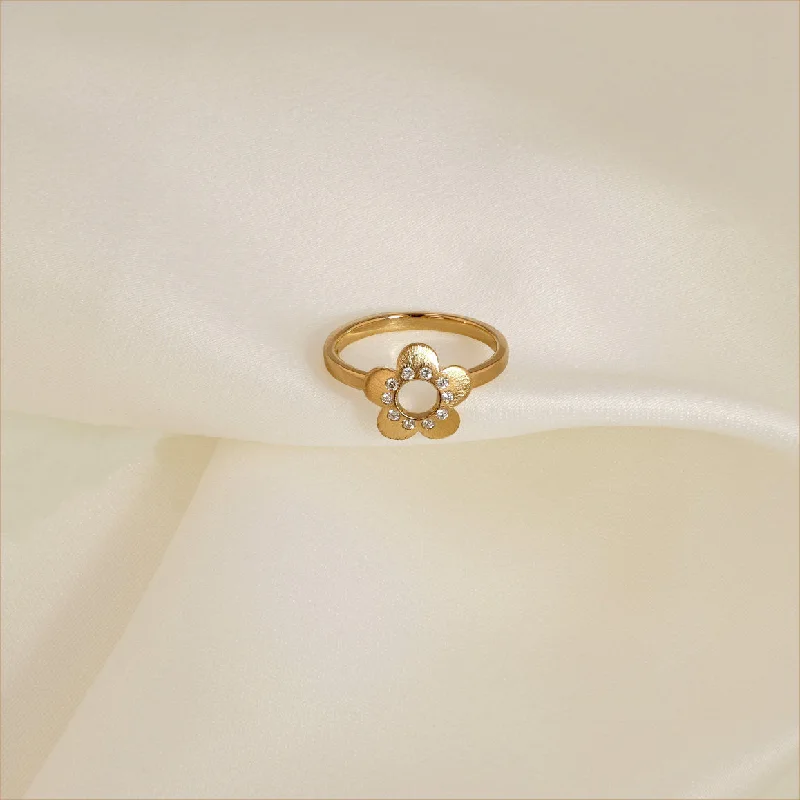 Limited-Stock Jewelry Sale – Once It's Gone, It's Gone Flower Power 18K Gold Ring w. Diamonds Limited-Stock Jewelry Sale – Once It's Gone, It's Gone Flower Power 18K Gold Ring w. Diamonds