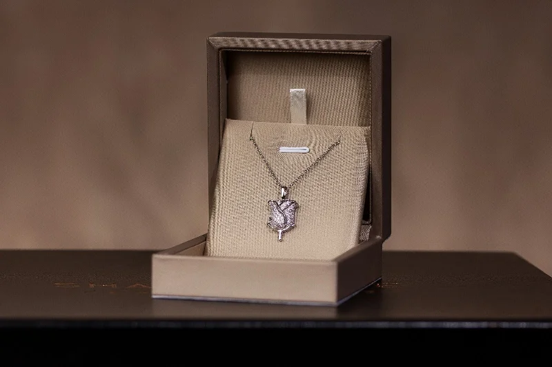 Timeless Elegance At Unbelievable Discounts Big Rose Moissanite Necklace in 925 Sterling Silver Timeless Elegance At Unbelievable Discounts Big Rose Moissanite Necklace in 925 Sterling Silver