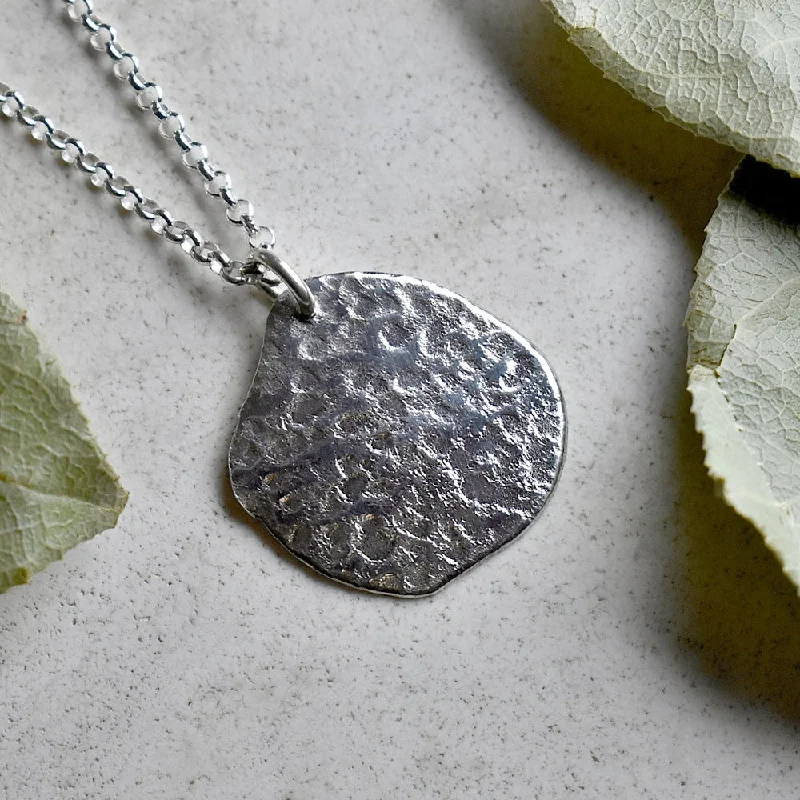 Get The Sparkle You Love At Prices You Adore 'Concrete' Patterned Pendant Necklace