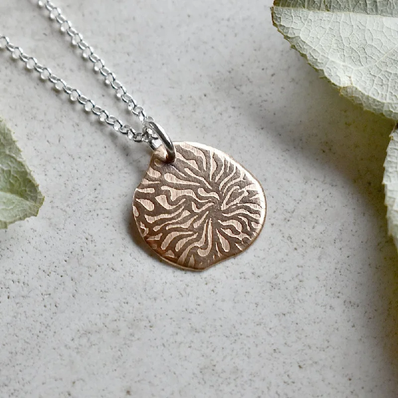 Discover Unique Jewelry With Special Limited-Time Offers 'Coral' Small Patterned Pendant Necklace