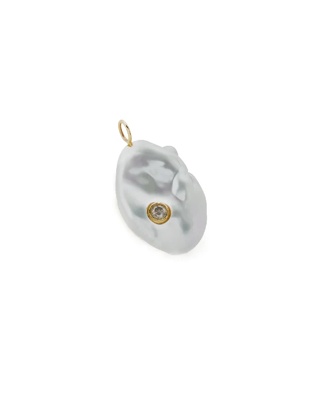 Grab Exquisite Jewelry At The Lowest Prices Icy 9K Gold Pendant w. Pearl & Diamond