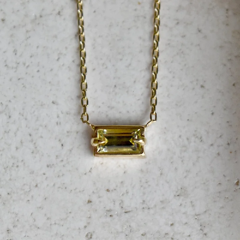 Exclusive Jewelry Sale – Shine For Less Nova Green Sapphire Single Baguette Necklace Exclusive Jewelry Sale – Shine For Less Nova Green Sapphire Single Baguette Necklace