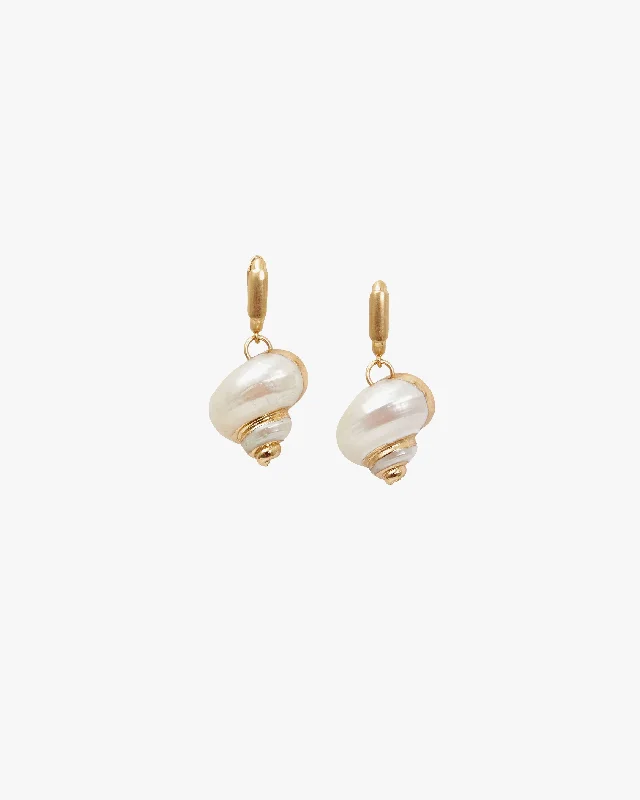 Trending Jewelry Now At Unbeatable Prices Shell Le Link Huggie Earrings