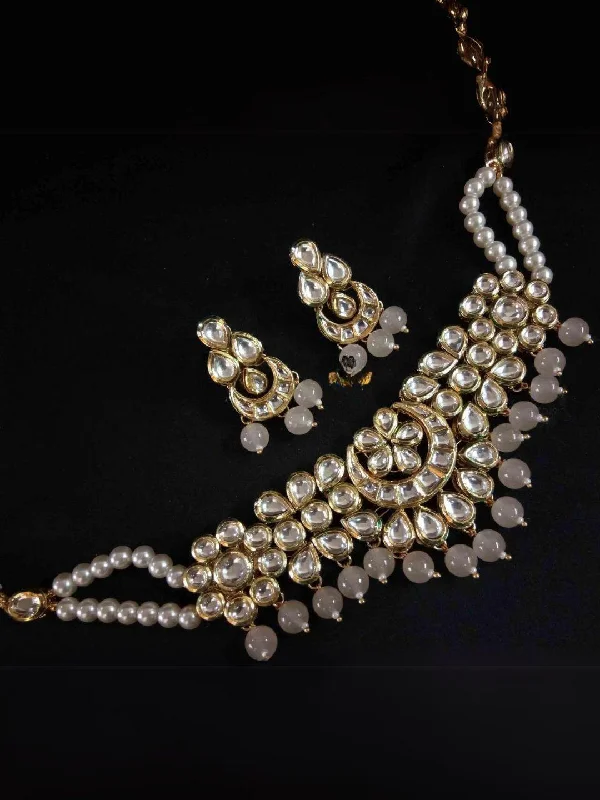 Unbeatable Offers On Luxury And Everyday Jewelry Kundan Stone Studded And Pearl Handcrafted Jewellery Set Unbeatable Offers On Luxury And Everyday Jewelry Kundan Stone Studded And Pearl Handcrafted Jewellery Set