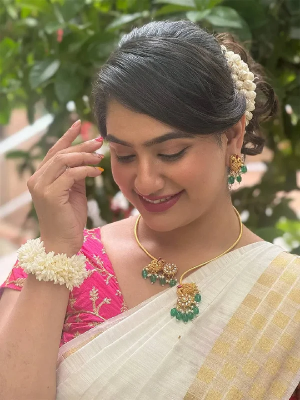 The Perfect Jewelry Piece At The Perfect Price Matte Gold Tone Pink Green Kundan Jadau Peacock Hasli Necklace