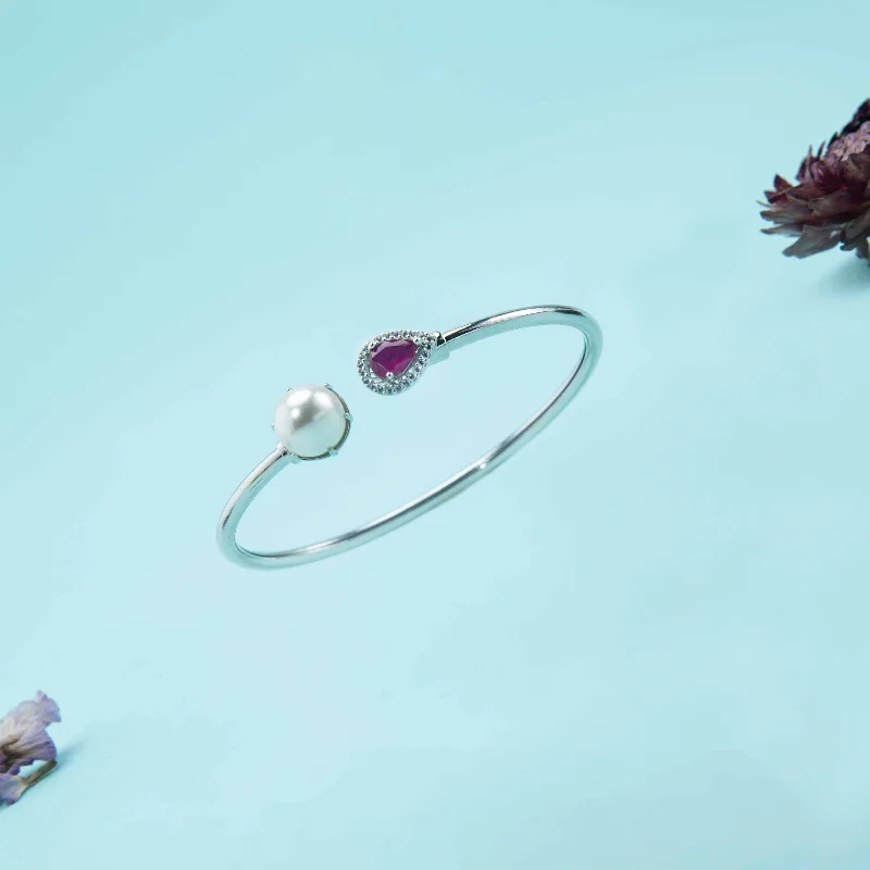 Personalized Jewelry At Special Discount Rates Nipura Pearly Grace Drop Split Bracelet Personalized Jewelry At Special Discount Rates Nipura Pearly Grace Drop Split Bracelet
