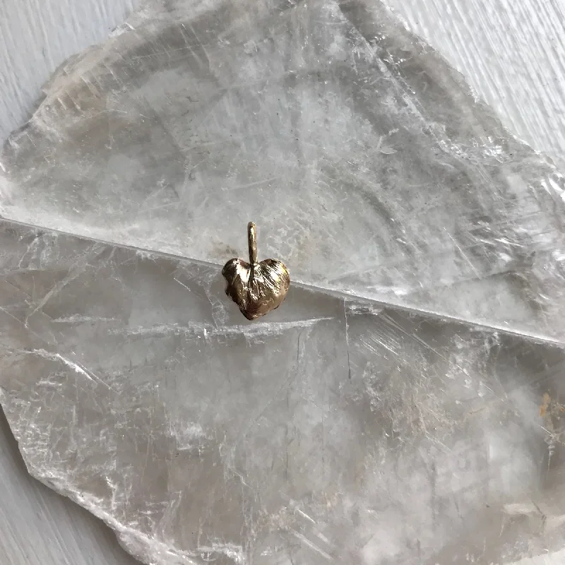 Shop High-Quality Jewelry At Jaw-Dropping Discounts NATURE Fairy Luck amulet 8K Gold Pendant Shop High-Quality Jewelry At Jaw-Dropping Discounts NATURE Fairy Luck amulet 8K Gold Pendant