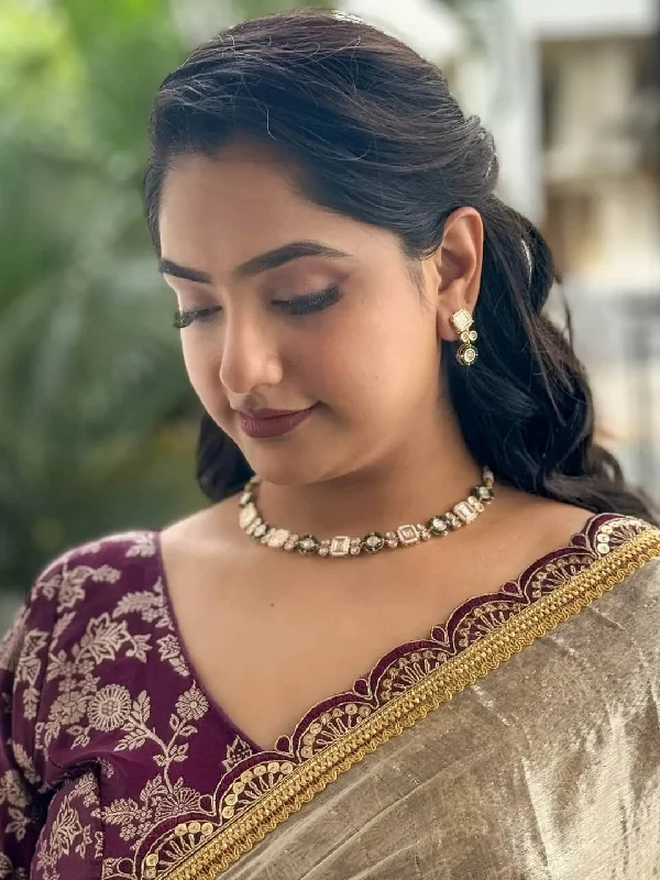 Elegant Jewelry Pieces At Unbelievable Prices Single Line Uncut Polki Necklce Set