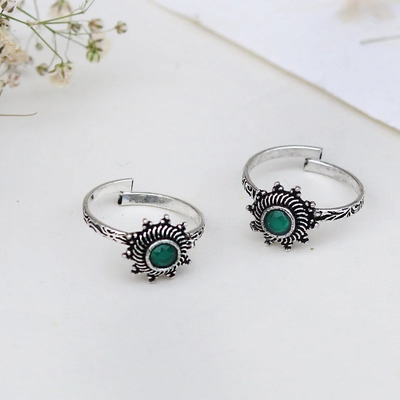 Luxury Jewelry Sale – Elegant Styles At Unbeatable Prices Teejh Aashvi Green Stone Silver Oxidised Toe Rings