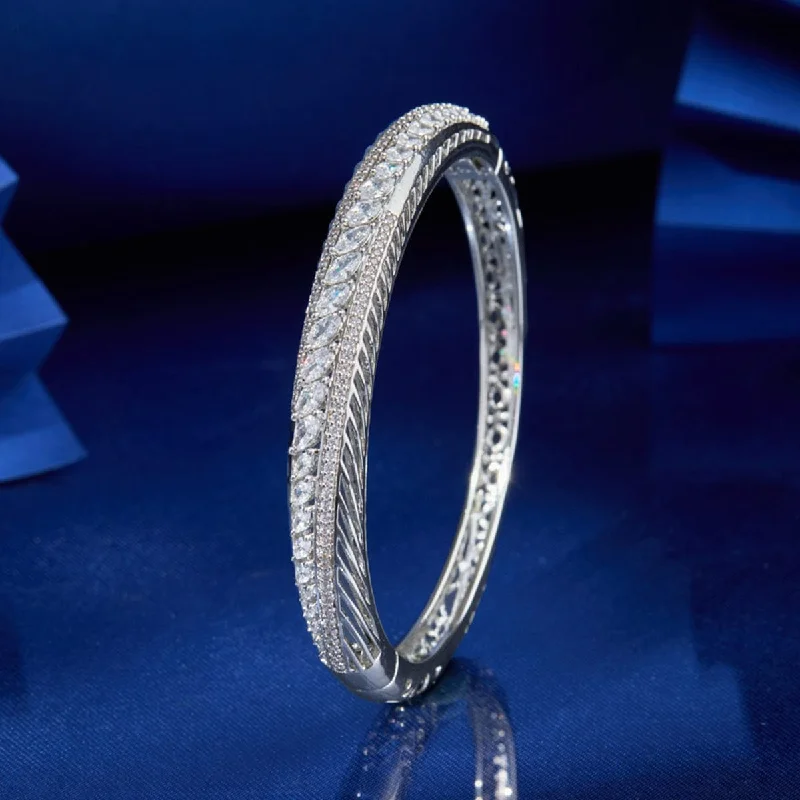 Don't Miss Out – Shop Elegant Jewelry For Less Zircon Kada 170733